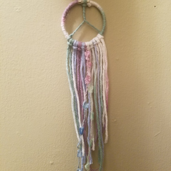 Small Peace Sign Dream Catcher Accessory Pastel - Picture 4 of 4
